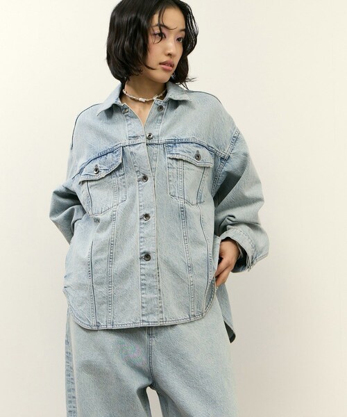 ADAM ET ROPE'(アダムエロペ)の「【サステナブル】シャツライクGジャン(デニムジャケット・レディース・ブルー系/サックス・36/38)」の17枚目の写真