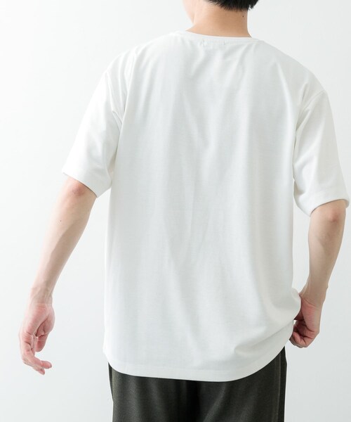 ITEMS URBANRESEARCH（アイテムズ アーバンリサーチ）の「『UVカット』汗染み防止×吸水速乾Tシャツ（Tシャツ/カットソー・メンズ・WHT/OLV/CHA・M/L）」の9枚目の写真