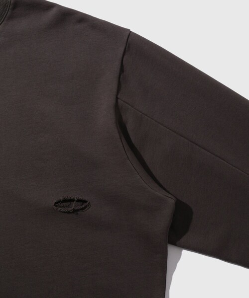 ADAM ET ROPE'（アダムエロペ）の「【CODA/コーダ】WASHED DESTROYED CREWNECK SWEATSHIRT（スウェット・メンズ・スミクロ・1/2）」の5枚目の写真