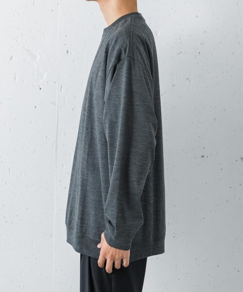 URBAN RESEARCH(アーバンリサーチ)の「new basic WASHABLE MERINO WOOL CREW-NECK(ニット/セーター・メンズ・BLACK/CHARCOAL/BROWN・M/L/XL)」の20枚目の写真