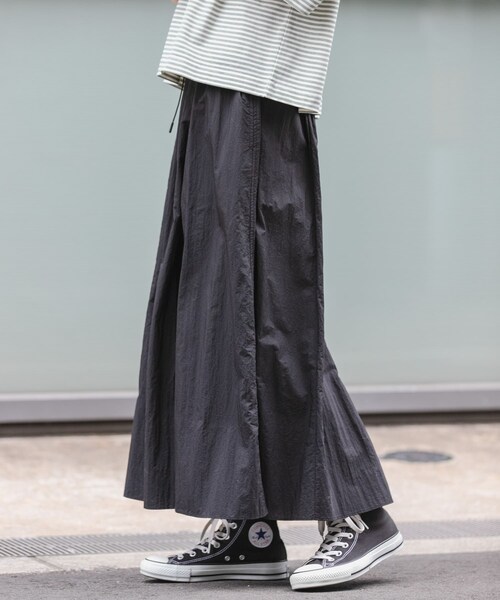 URBAN RESEARCH DOORS(アーバンリサーチドアーズ)の「FORK&SPOON ナイロンギャザースカート(スカート・レディース・BLACK/OFF/LIGHTBEIGE・1/2)」の17枚目の写真