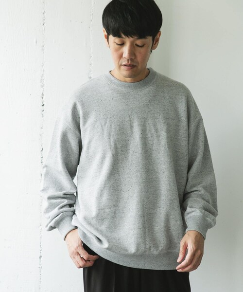 URBAN RESEARCH DOORS(アーバンリサーチドアーズ)の「commpost 反毛裏毛クルーネックスウェット(スウェット・メンズ・TOP GRAY・M/L/XL)」の6枚目の写真