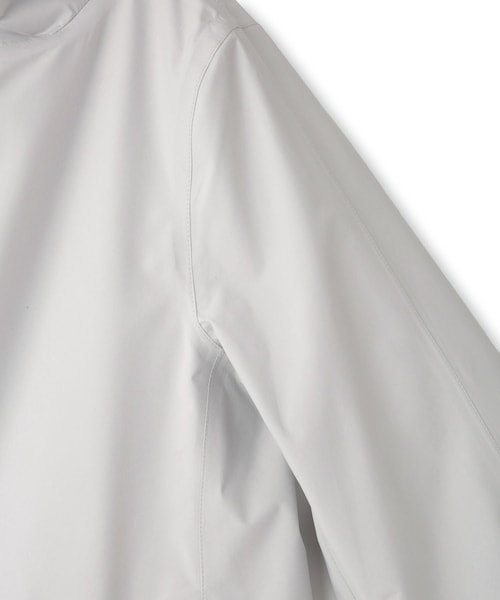 ROPE'（ロペ）の「【WEB限定/一部店舗限定】【HERNO(ヘルノ)】ゴアテックス パックライトシェル フーデットブルゾン（マウンテンパーカー・レディース・グレー/ネイビー・M/S）」の19枚目の写真