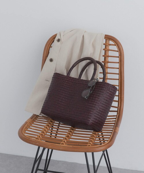 URBAN RESEARCH DOORS（アーバンリサーチドアーズ）の「カラーシーグラストートバッグ（トートバッグ・レディース・BROWN/BLUE・-）」の3枚目の写真