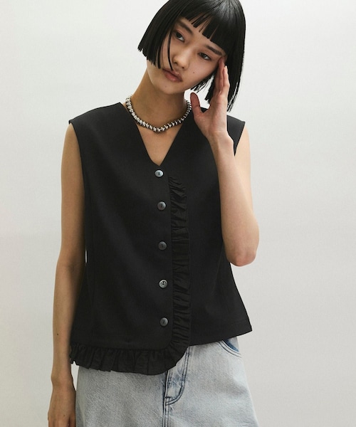 ADAM ET ROPE'(アダムエロペ)の「【WEB限定】・【定番】ラッフルコンビスリーブレストップス(Tシャツ/カットソー・レディース・ブラック/ブラック系/ホワイト・F)」の2枚目の写真