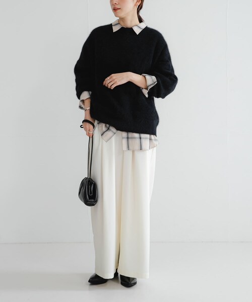 URBAN RESEARCH(アーバンリサーチ)の「ストレッチタックギャザーワイドパンツ(その他パンツ・レディース・OFF WHITE/BLUE/CHARCOAL・36/38)」の8枚目の写真