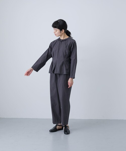 かぐれ（カグレ）の「COSMIC WONDER　シルクコットンブロードクラシックフリルシャツ（シャツ/ブラウス・レディース・Charcoal/Violet ash・1）」の9枚目の写真