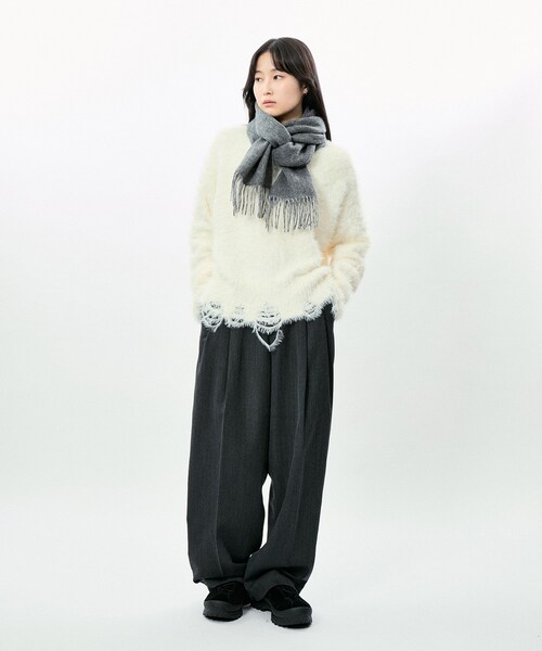 ADAM ET ROPE'（アダムエロペ）の「【J'aDoRe限定】REVERSIBLE MUFFLER CASHMEREMIX２（マフラー・レディース・ブラック/ライトグレー・F）」の19枚目の写真