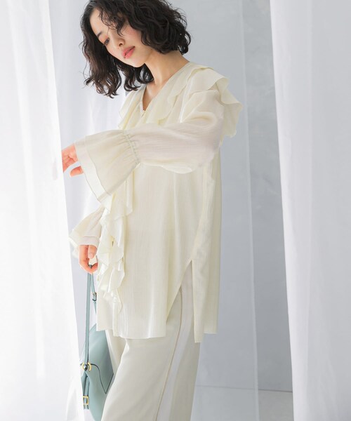 URBAN RESEARCH ROSSO（アーバンリサーチロッソ）の「『WEB/一部店舗限定』ラッフルデザインブラウス（シャツ/ブラウス・レディース・OFF WHITE/BLACK/PINK・FREE）」の14枚目の写真