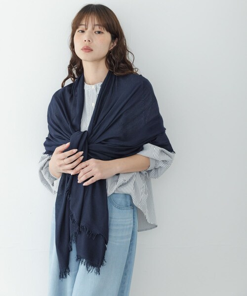 URBAN RESEARCH Sonny Label（アーバンリサーチサニーレーベル）の「イタリア製なめらかレーヨンストール（ストール/ショール・レディース・ベージュ/グレー/ネイビー・One）」の17枚目の写真