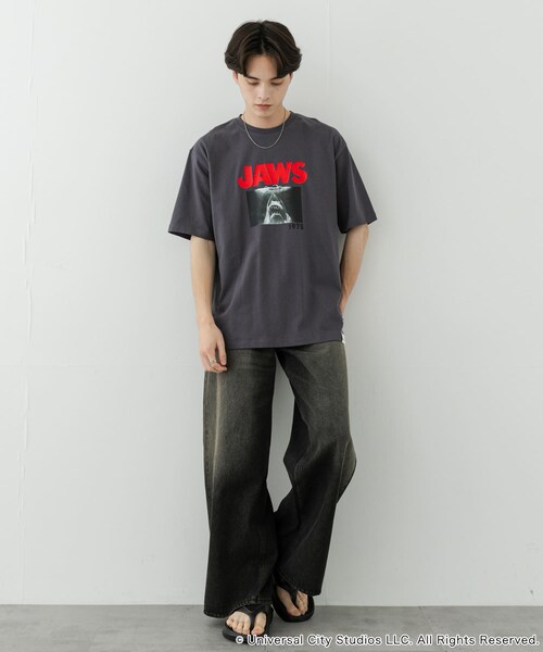 SENSE OF PLACE by URBAN RESEARCH（センスオブプレイスバイアーバンリサーチ）の「『別注』SENSE OF PLACE×JAWS　プリントT-SHIRTS/B（Tシャツ/カットソー・メンズ・WHITE/CHARCOAL/BLUE・M/L）」の17枚目の写真