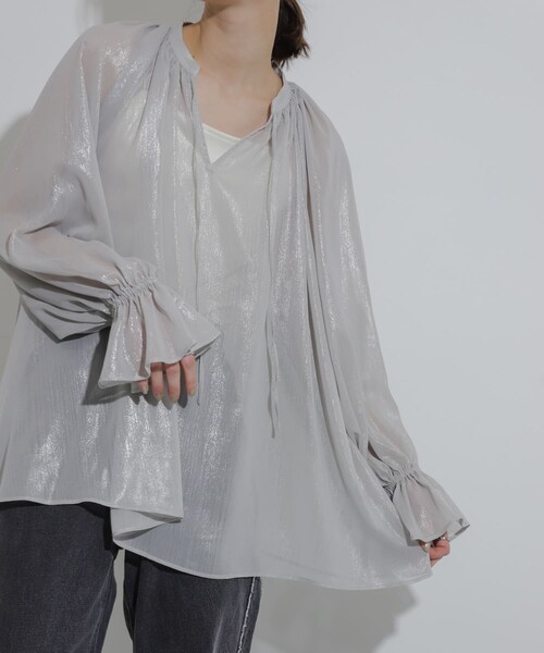 SENSE OF PLACE by URBAN RESEARCH(センスオブプレイスバイアーバンリサーチ)の「ハクプリントブラウス(シャツ/ブラウス・レディース・L.BLUE/BEIGE/GRAY・one)」の5枚目の写真