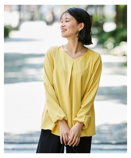 nissen（ニッセン）の「大きいサイズシンプルVネックブラウス(あったか裏地付)（シャツ/ブラウス・レディース・オフホワイト/シトロンイエロー/ネイビー・L/LL/3L/4L/5L/6L/8L/10L）」の16枚目の写真