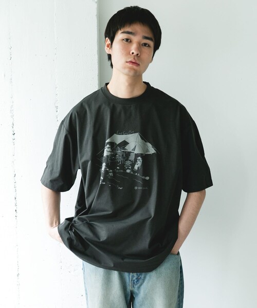URBAN RESEARCH DOORS(アーバンリサーチドアーズ)の「『別注』Snow Peak Apparel×DOORS WA/AC FAMILY CAMP T-SHIRTS(Tシャツ/カットソー・メンズ・WHITE/CHARCOAL/BROWN/FOLIAGE・M/L/XL)」の18枚目の写真