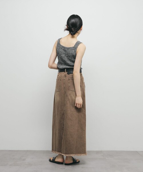 KBF（ケイビーエフ）の「バックスリットデニムスカート（デニムスカート・レディース・FADE BLUE/L.BLUE/BROWN・one）」の10枚目の写真