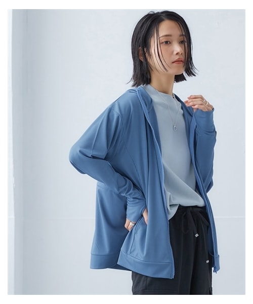 nissen（ニッセン）の「指穴付ジップアップパーカー【UVカット・UPF50+・接触冷感】（Tシャツ/カットソー・レディース・黒/カーキ/ライトグレー/ブルーグレー・S/M/L/LL）」の3枚目の写真