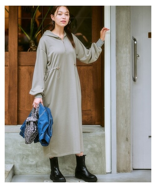 nissen（ニッセン）の「＜大きいサイズ＞ ウエストドロストハーフジップパーカーワンピース（ワンピース・レディース・ライトグレー/チャコールグレー・L/LL/3L/4L/5L/6L/8L/10L）」の9枚目の写真