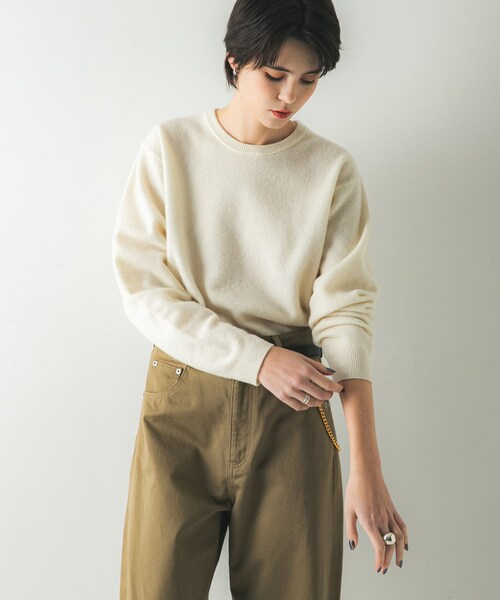 URBAN RESEARCH(アーバンリサーチ)の「ウール100 クルーネックソフトニット(ニット/セーター・レディース・OFF WHITE/BLUE/GRAY/BLACK・Free)」の6枚目の写真