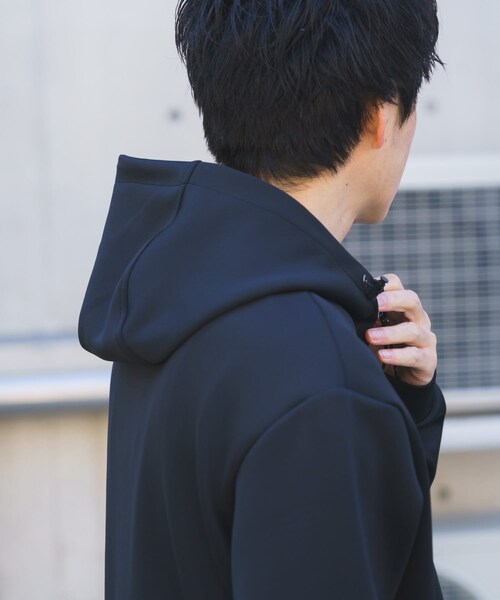 ITEMS URBANRESEARCH(アイテムズ アーバンリサーチ)の「調温機能ストレッチダンボールパーカー(楽着シリーズ)(パーカー・メンズ・BLK/GRY/NVY・M/L)」の7枚目の写真