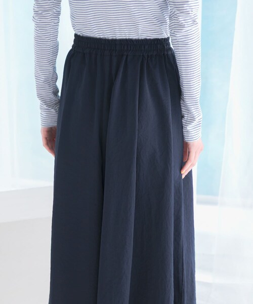 URBAN RESEARCH ROSSO（アーバンリサーチロッソ）の「撥水ギャザーワイドパンツ（その他パンツ・レディース・OFF WHITE/NAVY・36/38）」の16枚目の写真