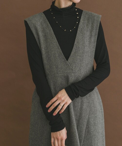 ITEMS URBANRESEARCH（アイテムズ アーバンリサーチ）の「リブタートルネックカットソー（Tシャツ/カットソー・レディース・OFF/BLK/MTD・FREE）」の12枚目の写真