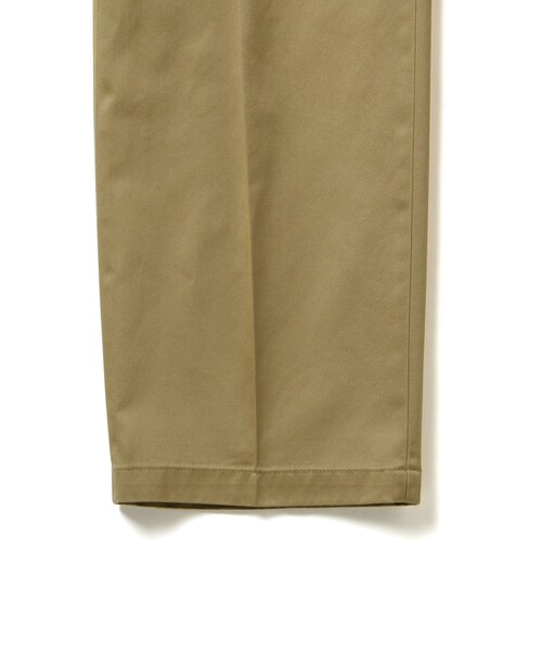 ADAM ET ROPE'（アダムエロペ）の「【FARAH】One-tuck WIde Pants（チノパンツ・メンズ・ベージュ・L/M/S）」の8枚目の写真