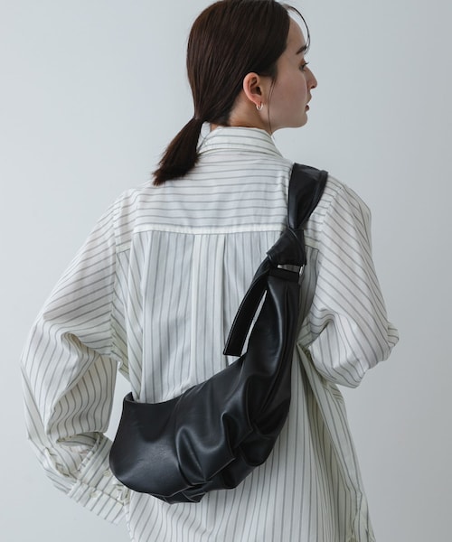SENSE OF PLACE by URBAN RESEARCH（センスオブプレイスバイアーバンリサーチ）の「クロワッサンショルダーバッグ（ショルダーバッグ・レディース・BLACK/MUSTARD/BEIGE・One）」の5枚目の写真