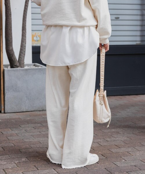 URBAN RESEARCH DOORS（アーバンリサーチドアーズ）の「FORK&SPOON　スーピマコットン混反毛スウェットパンツ（スウェットパンツ・レディース・IVORY/INKBLACK・1/2）」の13枚目の写真