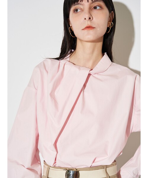 ELENDEEK（エレンディーク）の「TWIST GATHER BL（シャツ/ブラウス・レディース・オフホワイト/ピンク/ブルー・F）」の8枚目の写真