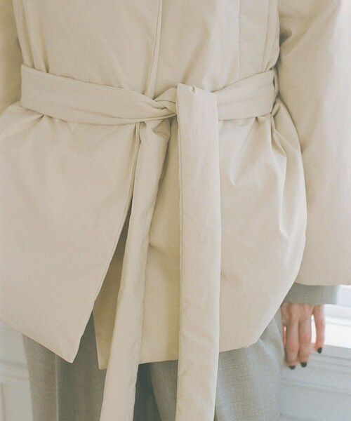 ADAM ET ROPE'（アダムエロペ）の「【EMOELLE】ライトダウンコート（ダウンジャケット/コート・レディース・ブラック/キナリ系・F）」の7枚目の写真