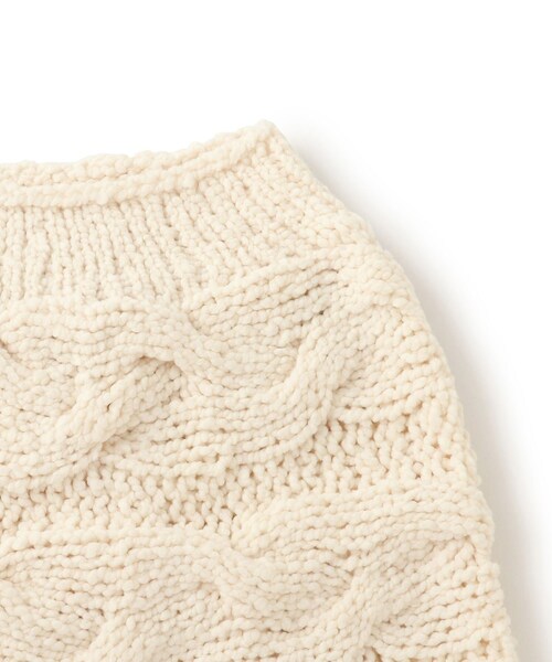 ADAM ET ROPE'(アダムエロペ)の「【IRONING(アイロニング)】cable cape ケーブルケープ(マフラー・レディース・ホワイト/ネイビー・F)」の7枚目の写真