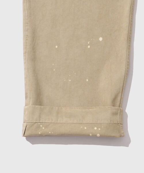 ADAM ET ROPE'（アダムエロペ）の「【AURALEE/オーラリー】GARMENT-DYED FINX LIGHT CHINO ONE-TUCK WIDE PANTS（チノパンツ・メンズ・ブラック/ベージュ・3/4/5）」の15枚目の写真