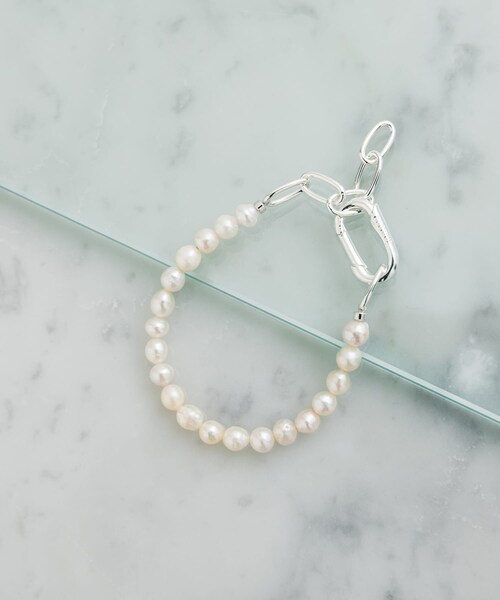 URBAN RESEARCH ROSSO（アーバンリサーチロッソ）の「in mood　CLIP PEARL BRACELET（ブレスレット・レディース・SV・-）」の2枚目の写真