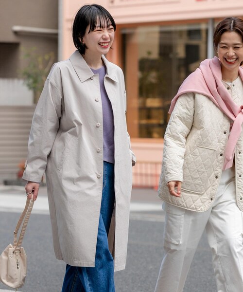 URBAN RESEARCH DOORS（アーバンリサーチドアーズ）の「塩縮コットンステンカラーコート（ステンカラーコート・レディース・LIGHT GRAY/BEIGE・M）」の13枚目の写真