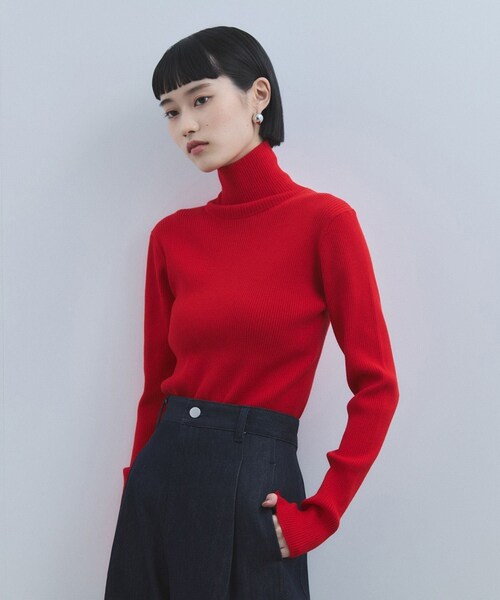 ADAM ET ROPE'(アダムエロペ)の「【WEB限定】・【定番】エコベロRIBタートル(ニット/セーター・レディース・ブラック/オフホワイト/ダークブラウン/ブルー系/レッド・F)」の5枚目の写真