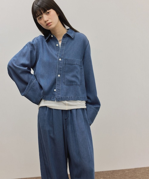 ADAM ET ROPE'(アダムエロペ)の「ライトデニムシャツ(シャツ/ブラウス・レディース・ブラック/ブルー系/サックス・F)」の21枚目の写真