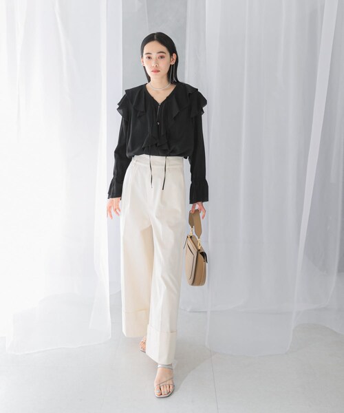 URBAN RESEARCH ROSSO（アーバンリサーチロッソ）の「『WEB/一部店舗限定』ラッフルデザインブラウス（シャツ/ブラウス・レディース・OFF WHITE/BLACK/PINK・FREE）」の22枚目の写真