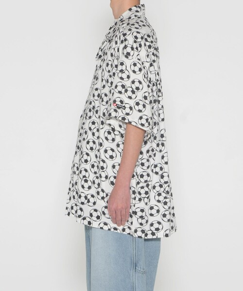 URBAN RESEARCH(アーバンリサーチ)の「LOTTO SOCCER BALL PRINT SHIRTS(シャツ/ブラウス・メンズ・WHITE/BLACK・M/L/XL/XXL)」の6枚目の写真