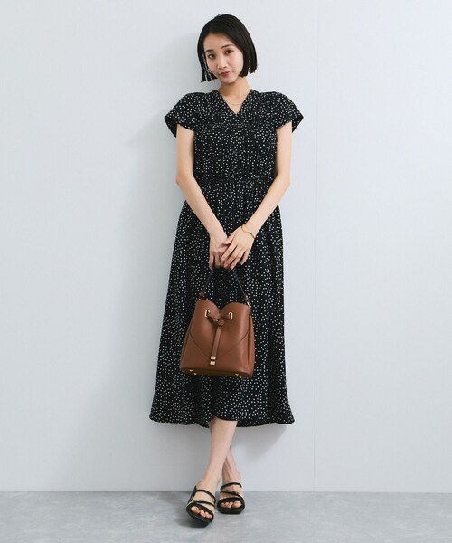 VIS（ビス）の「シャーリングデザインワンピース【WEB限定サイズ】（ワンピース・レディース・ブラック系/ダークブラウン系/ブルー系・F/PF）」の15枚目の写真