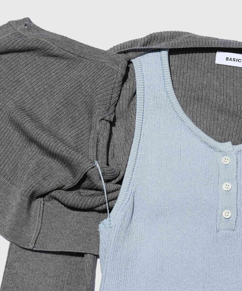 ADAM ET ROPE'(アダムエロペ)の「【BASICKS/ベイシックス】Layered Rib Knit(その他トップス・レディース・ブラック/グレー・XS)」の9枚目の写真