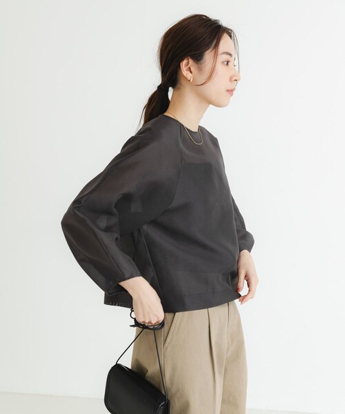 URBAN RESEARCH（アーバンリサーチ）の「『MADE IN JAPAN』オーガンジーブラウス（シャツ/ブラウス・レディース・CHARCOAL/BEIGE・FREE）」の11枚目の写真