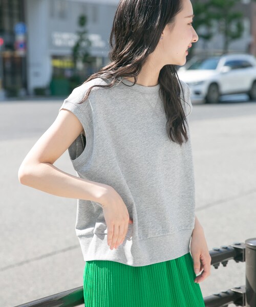 ITEMS URBANRESEARCH（アイテムズ アーバンリサーチ）の「裏毛ノースリーブベスト（ベスト・レディース・OFF/GRY/GRN・FREE）」の14枚目の写真