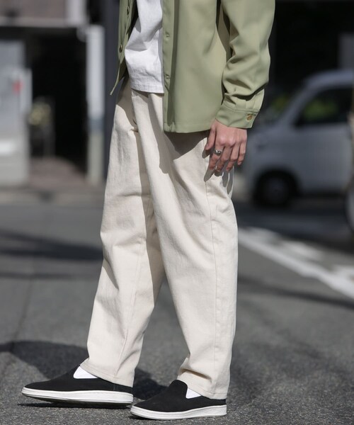 URBAN RESEARCH Sonny Label（アーバンリサーチサニーレーベル）の「ワイドテーパードピーチ起毛チノパンツ（チノパンツ・メンズ・グレーカーキ/アイボリー/ダークネイビー・M/L）」の8枚目の写真