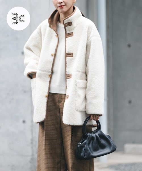 URBAN RESEARCH(アーバンリサーチ)の「ECOPELフェイクムートンリバーシブルコート(ムートンコート・レディース・IVO×CML/BRN×BRN/OFF×GREGE・Free)」の2枚目の写真