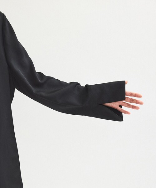 ADAM ET ROPE'(アダムエロペ)の「【サステナブル】ガウンジャケット(テーラードジャケット・レディース・ブラック/オフホワイト・F)」の22枚目の写真