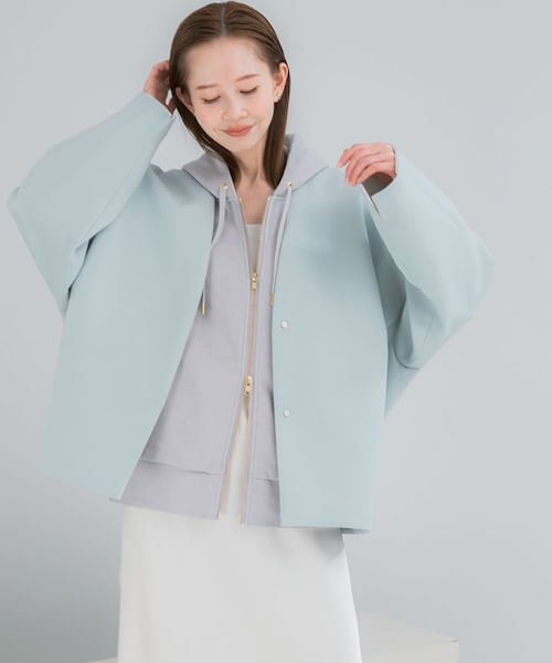 URBAN RESEARCH ROSSO（アーバンリサーチロッソ）の「『一部別注カラー』ELENDEEK　FORM SHORT COAT（ノーカラージャケット・レディース・別注O.WHT/別注NVY/MNT・Free）」の3枚目の写真