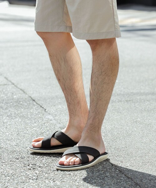 ITEMS URBANRESEARCH（アイテムズ アーバンリサーチ）の「エコレザークロスサンダル（サンダル・メンズ・BEG/BLK/GRY/CML・26.5/27.5）」の6枚目の写真