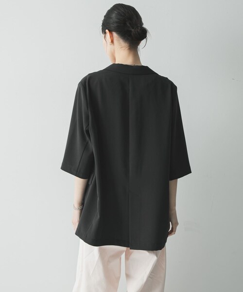 URBAN RESEARCH（アーバンリサーチ）の「『UR TECH DRYLUXE』ハーフスリーブジャケット（テーラードジャケット・レディース・BEIGE/BLACK・Free）」の6枚目の写真