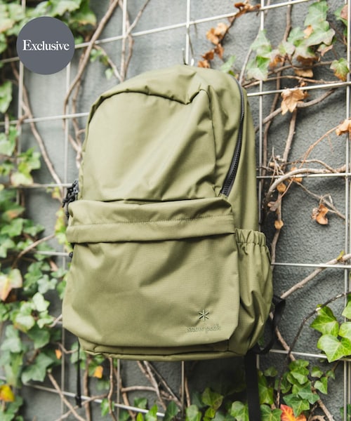 URBAN RESEARCH DOORS(アーバンリサーチドアーズ)の「『別注』Snow Peak Apparel×DOORS Everyday Use Backpack(バックパック/リュック・メンズ・Black/Olive/Grey・one)」の3枚目の写真