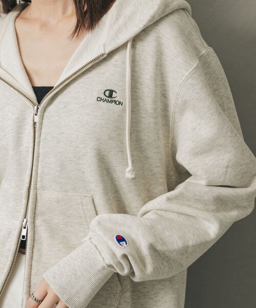 SENSE OF PLACE by URBAN RESEARCH（センスオブプレイスバイアーバンリサーチ）の「『別注』Champion×SENSE OF PLACE　ジップパーカー（パーカー・レディース・OATMEAL/BROWN/GREEN・one）」の17枚目の写真